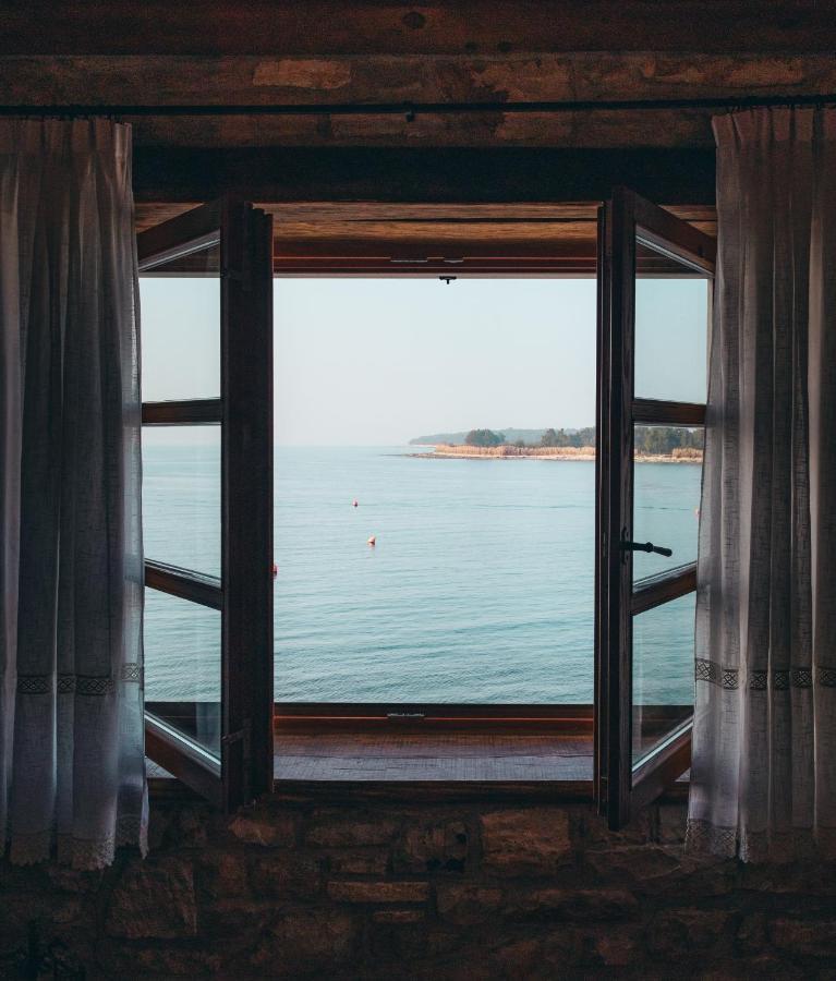 City Center Coastal Escape - Apartments With Sea View Or Cozy Room Novigrad  Exterior photo