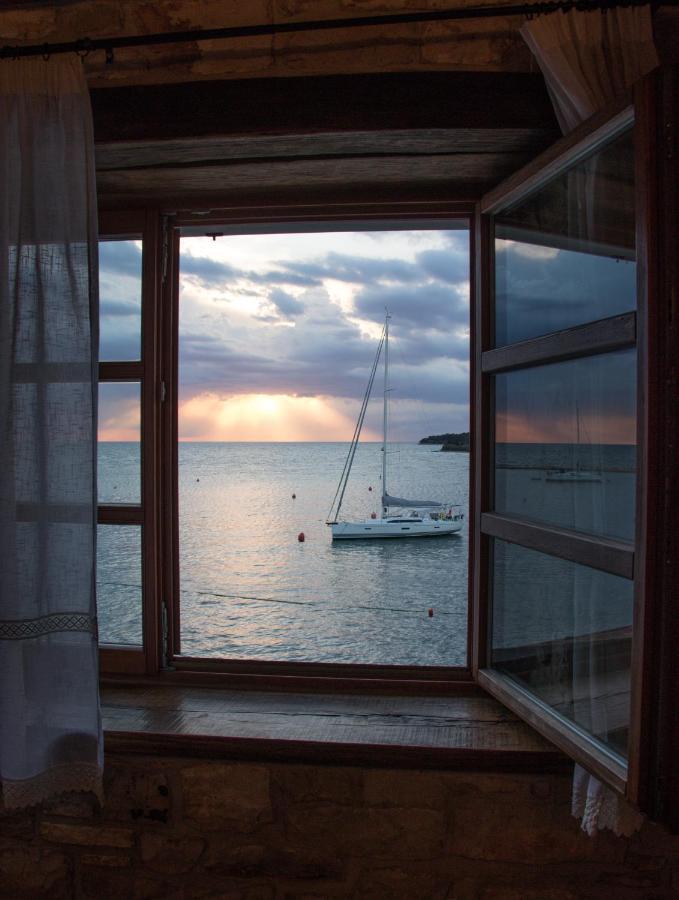 City Center Coastal Escape - Apartments With Sea View Or Cozy Room Novigrad  Exterior photo