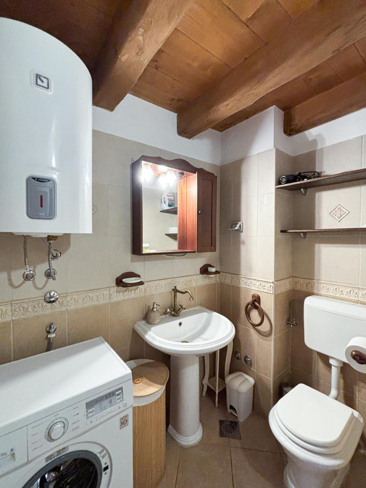City Center Coastal Escape - Apartments With Sea View Or Cozy Room Novigrad  Exterior photo