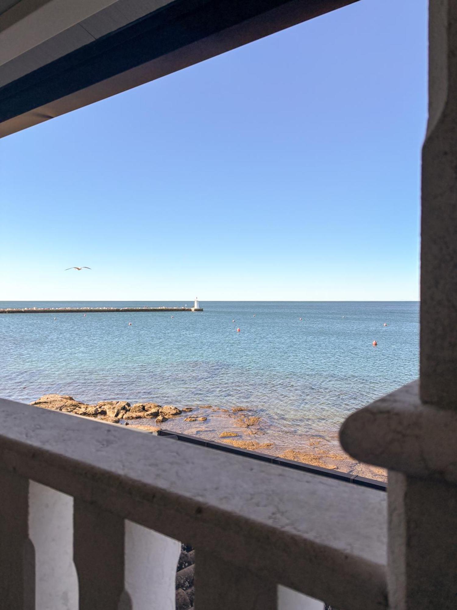 City Center Coastal Escape - Apartments With Sea View Or Cozy Room Novigrad  Exterior photo