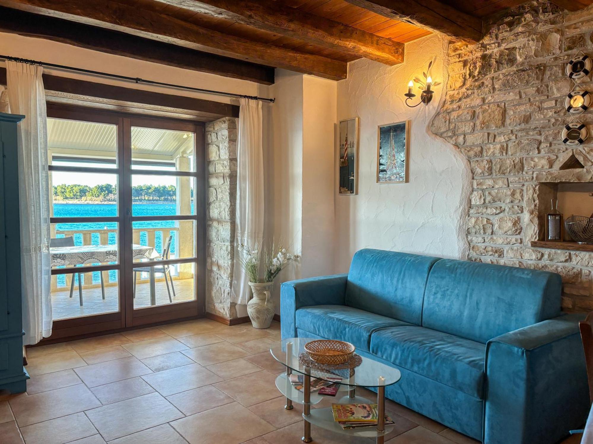 City Center Coastal Escape - Apartments With Sea View Or Cozy Room Novigrad  Exterior photo