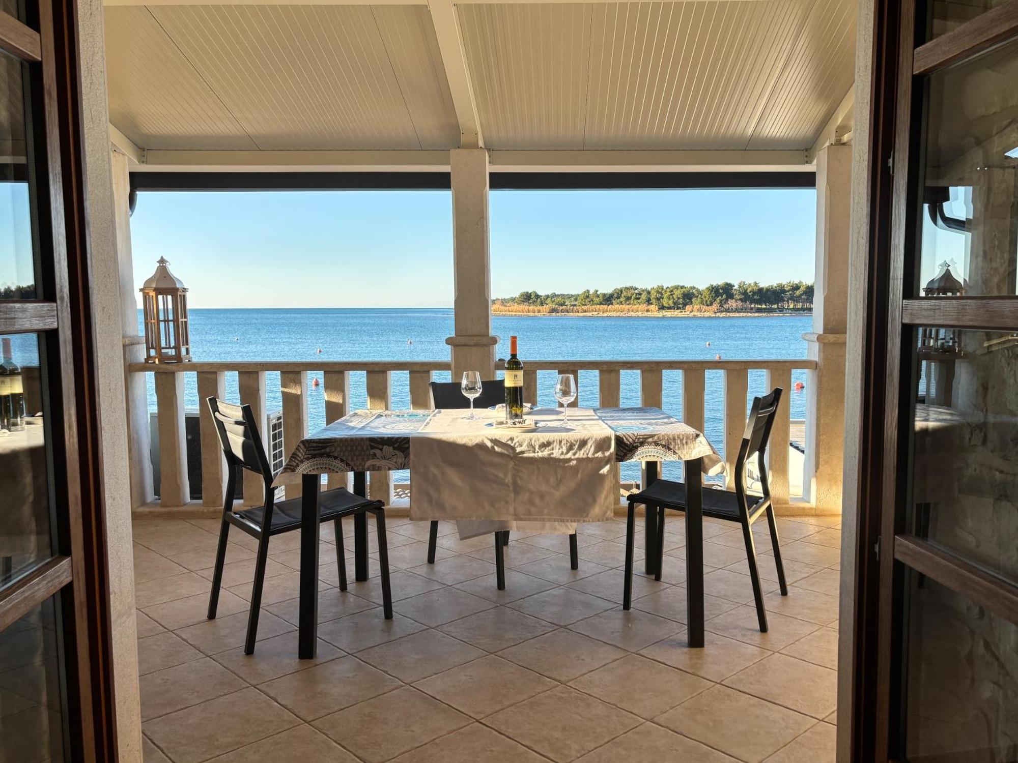 City Center Coastal Escape - Apartments With Sea View Or Cozy Room Novigrad  Exterior photo