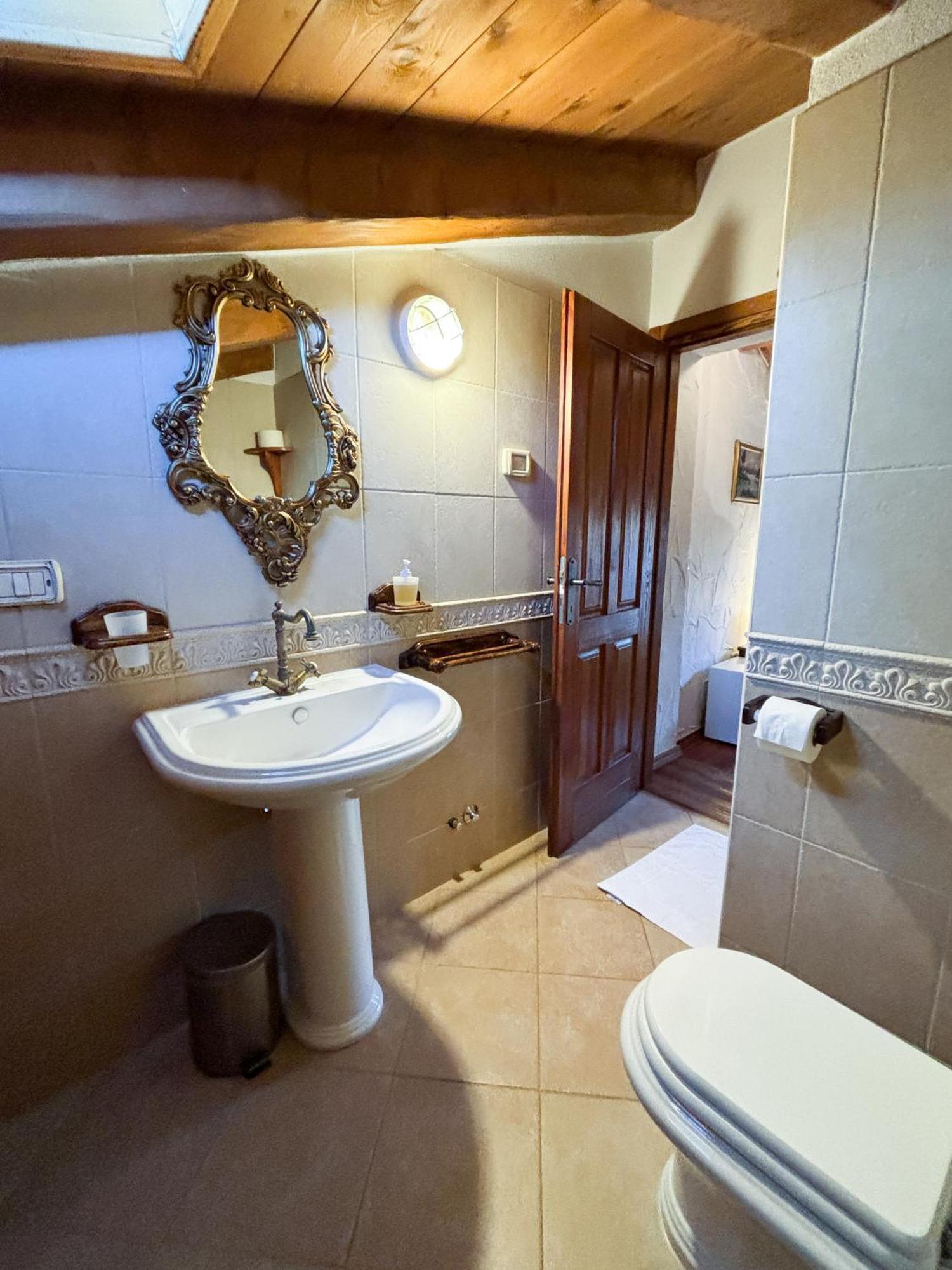 City Center Coastal Escape - Apartments With Sea View Or Cozy Room Novigrad  Exterior photo