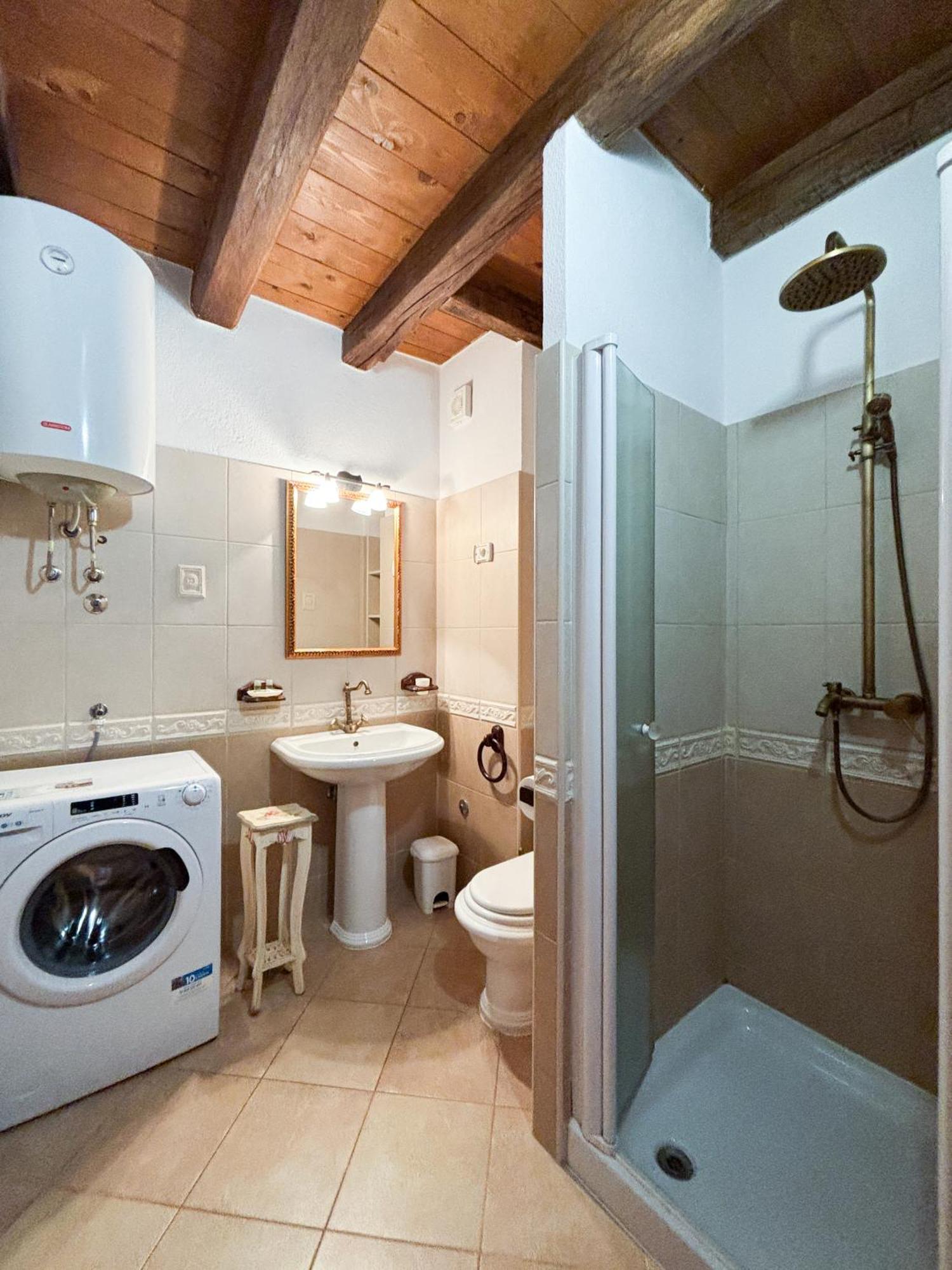 City Center Coastal Escape - Apartments With Sea View Or Cozy Room Novigrad  Exterior photo